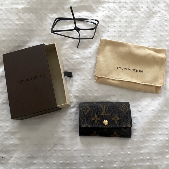 Authentic Louis Vuitton Monogram Canvas 6 Key Ring Holder - Picture 1 of 9